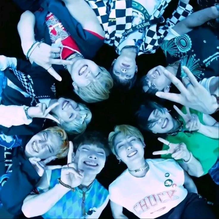 Stray Kids thumbnail