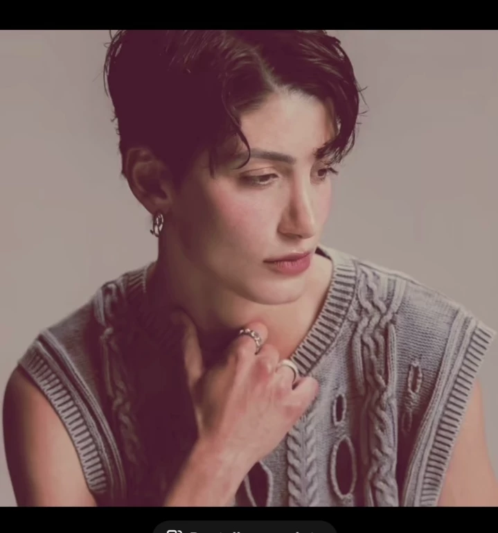 cris Your lesbian companion thumbnail