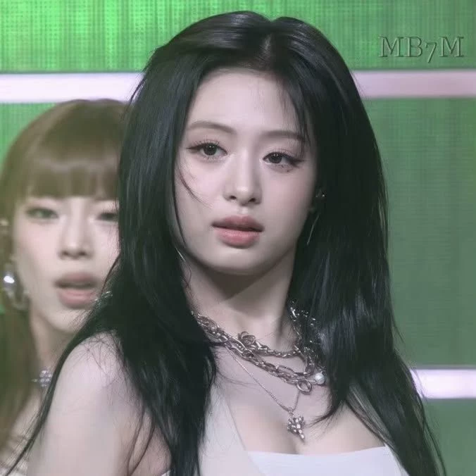 Ahyeon thumbnail