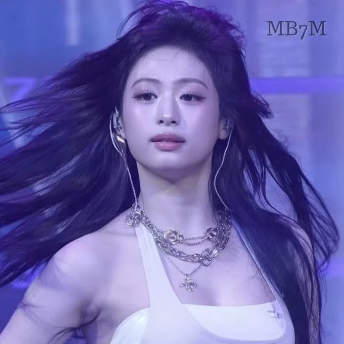 Ahyeon thumbnail