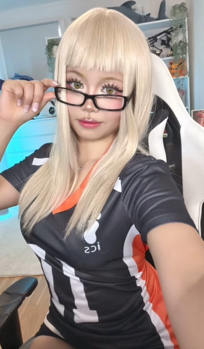 AnyaMochii thumbnail
