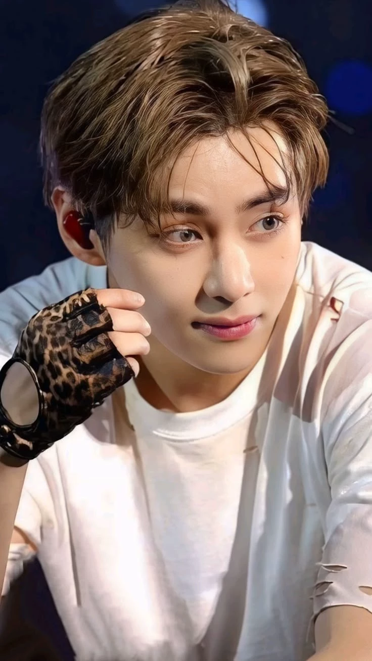 Kim Taehyung thumbnail