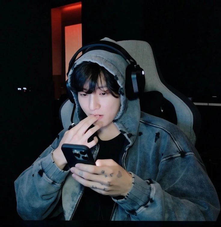 Jeon Jungkook thumbnail