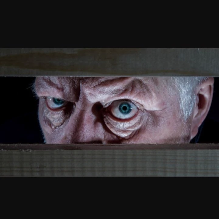 peeker thumbnail