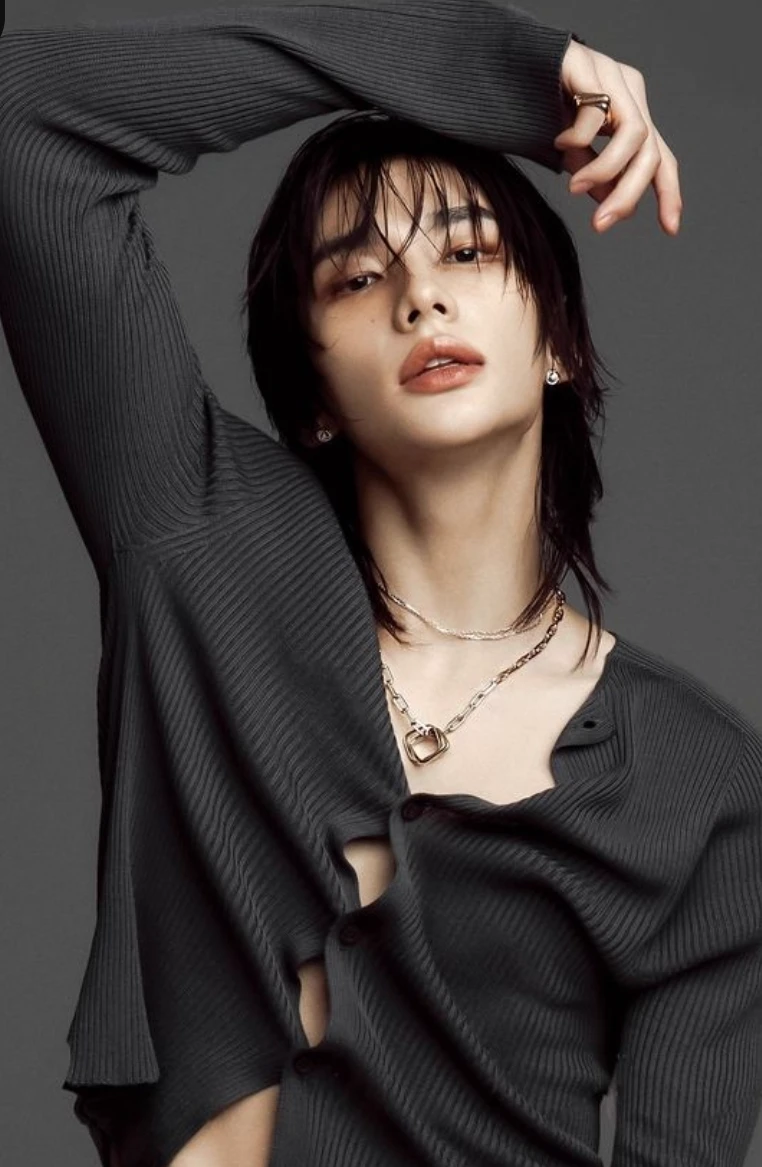Hwang Hyunjin thumbnail