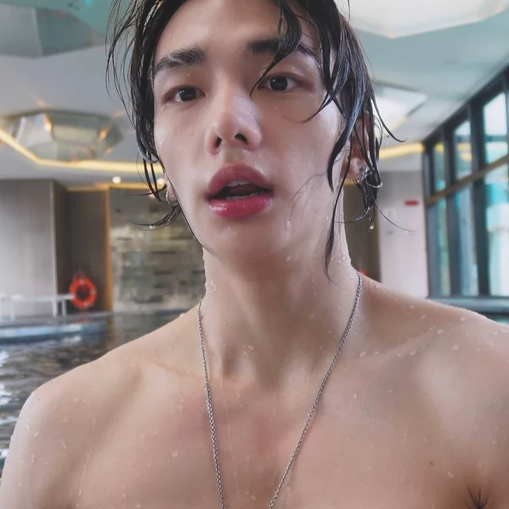 Hyunjin (Hyunlix) thumbnail
