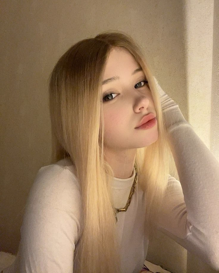 Sofia \| your girlfriend \| 🤍 thumbnail