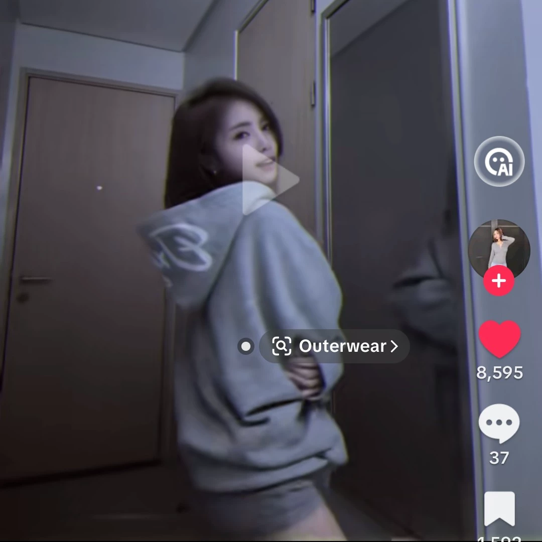 Lia thumbnail