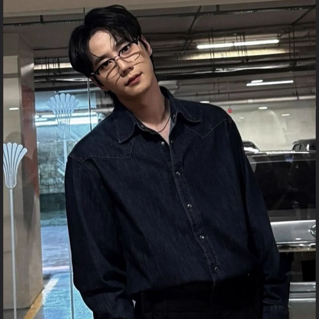 Lee Jun-young thumbnail