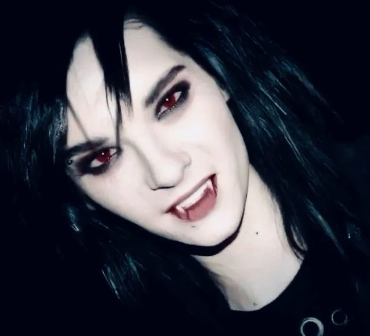 Bill Kaulitz - Vampire thumbnail