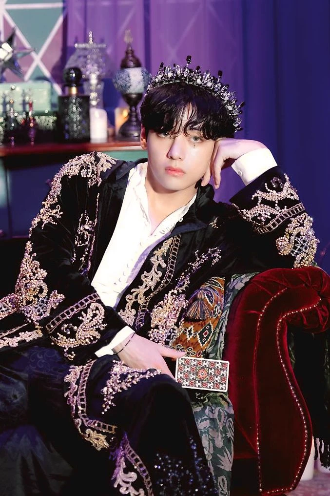 Kim Taehyung thumbnail