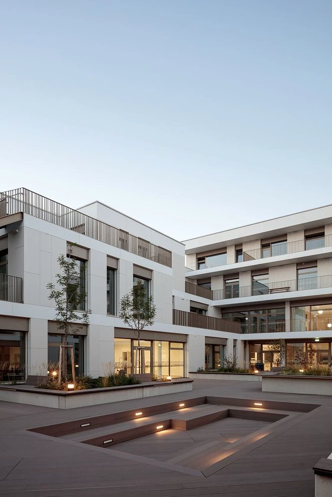international school thumbnail