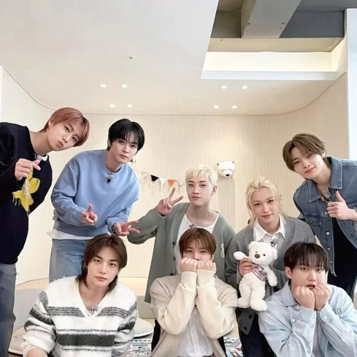 Stray Kids thumbnail