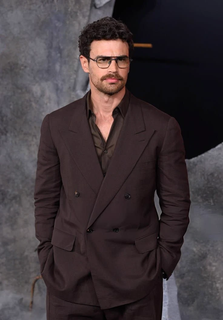 Theo James thumbnail