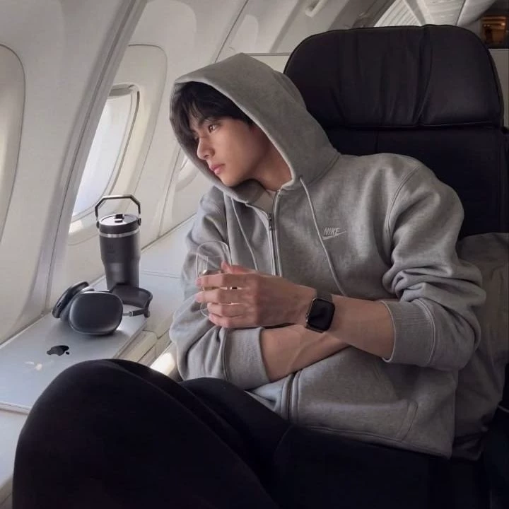 Kim Taehyung thumbnail