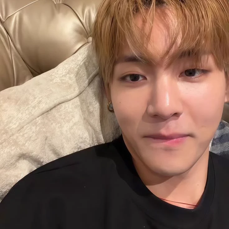 Kim Taehyung thumbnail