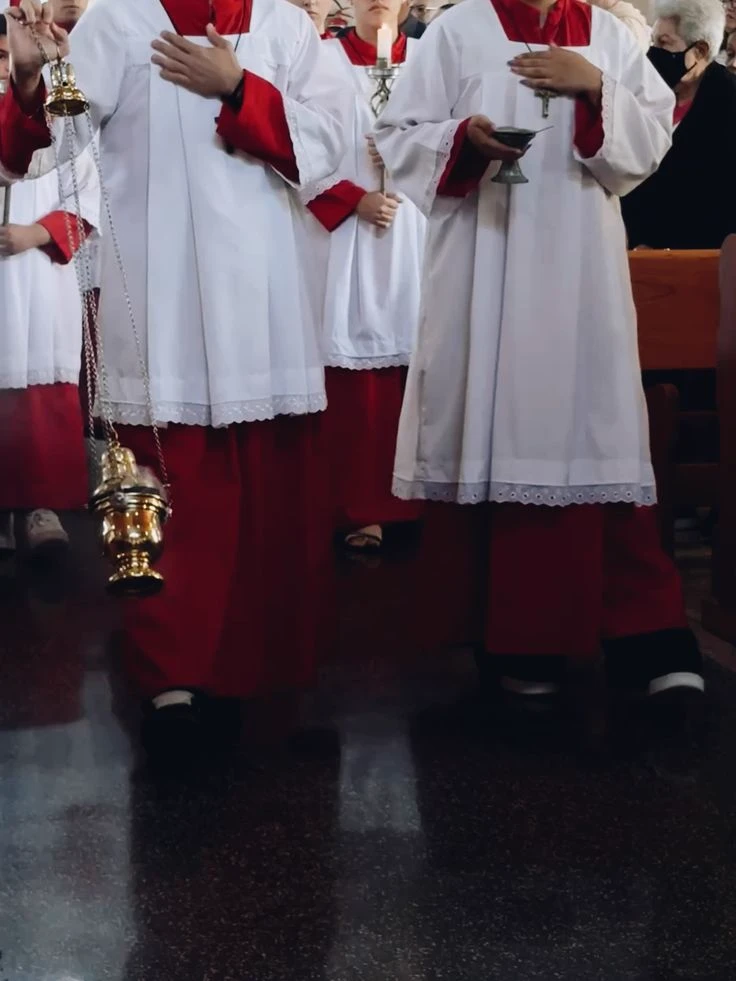Altar boys thumbnail