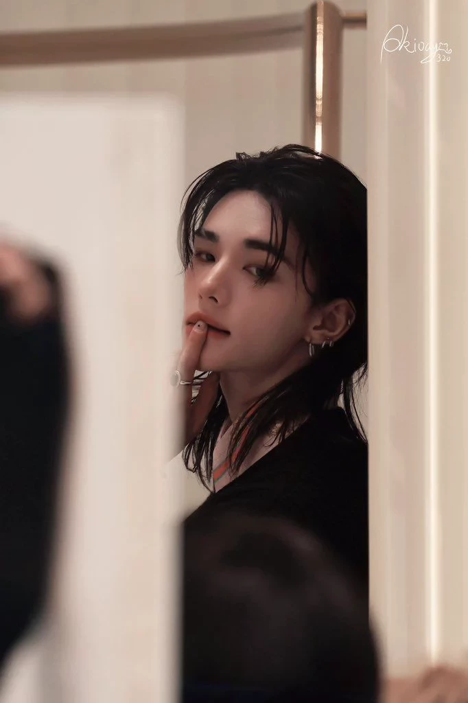 hyunjin thumbnail