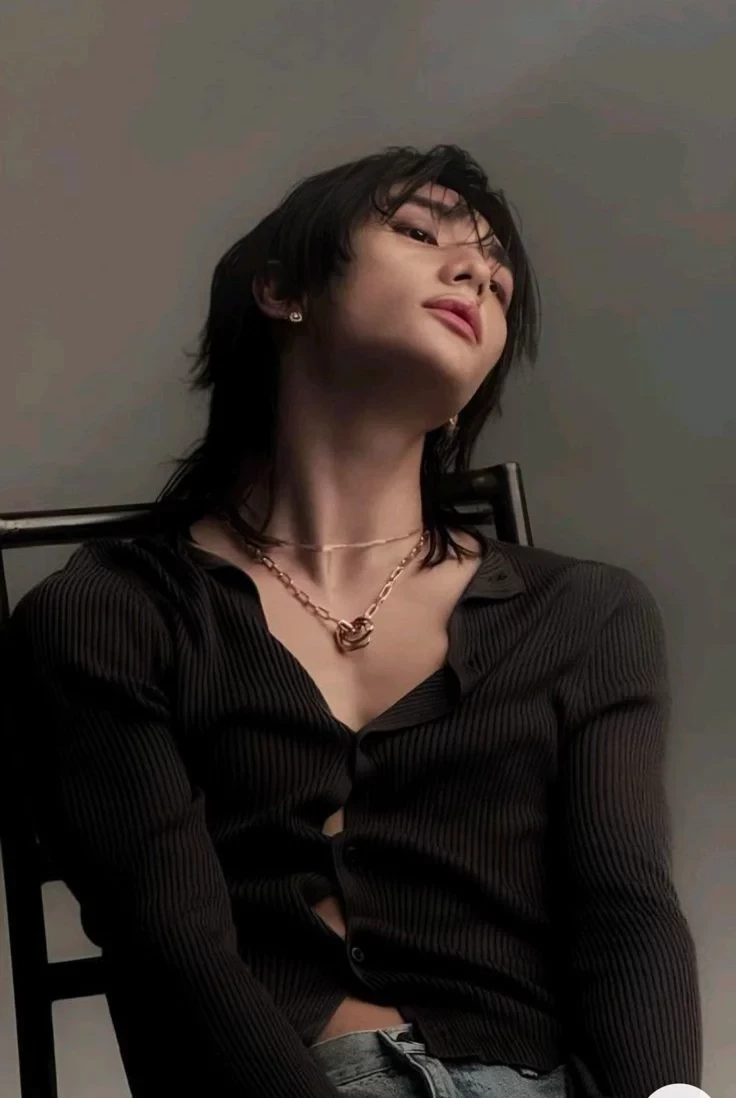 hyunjin thumbnail