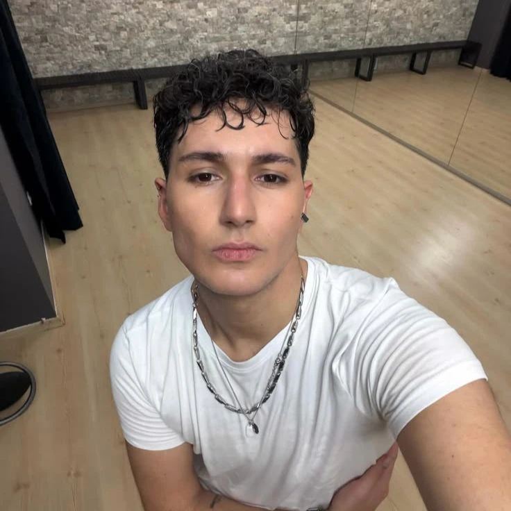 Ayberk Özay (Idol House) thumbnail