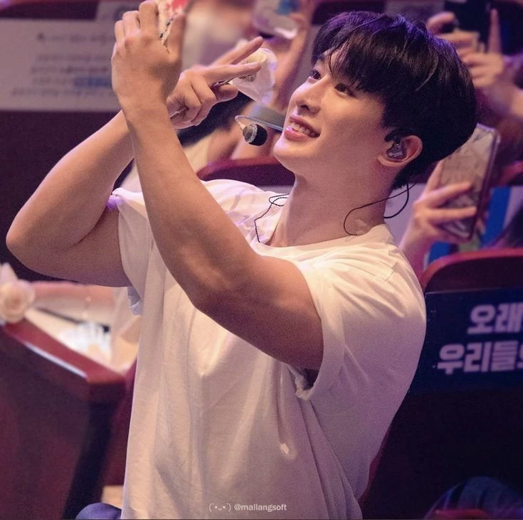 Wonho thumbnail