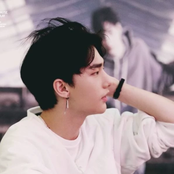 Hyunjin thumbnail