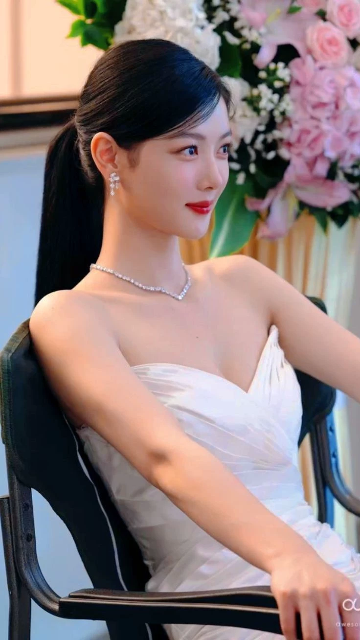 kim Yoo Jung thumbnail
