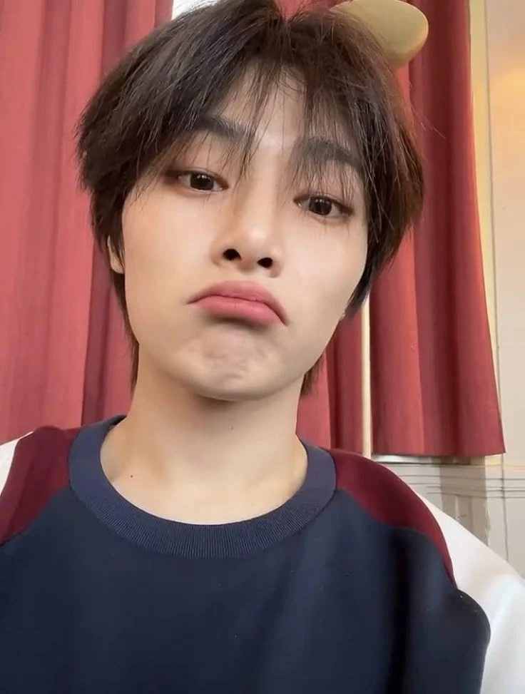 Jeongin thumbnail