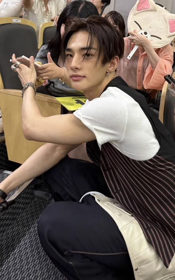 Hyunjin thumbnail