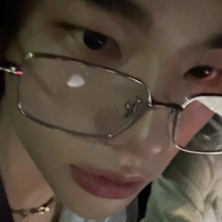 Hwang Hyunjin thumbnail