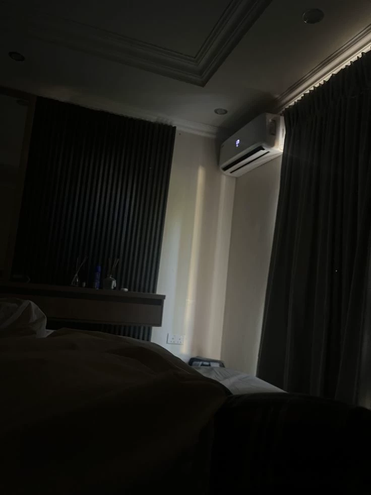 Hotel Room thumbnail