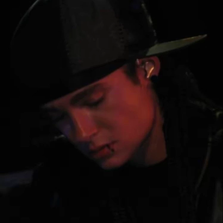 Tom kaulitz thumbnail