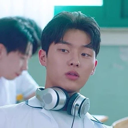 moon ji-woong thumbnail