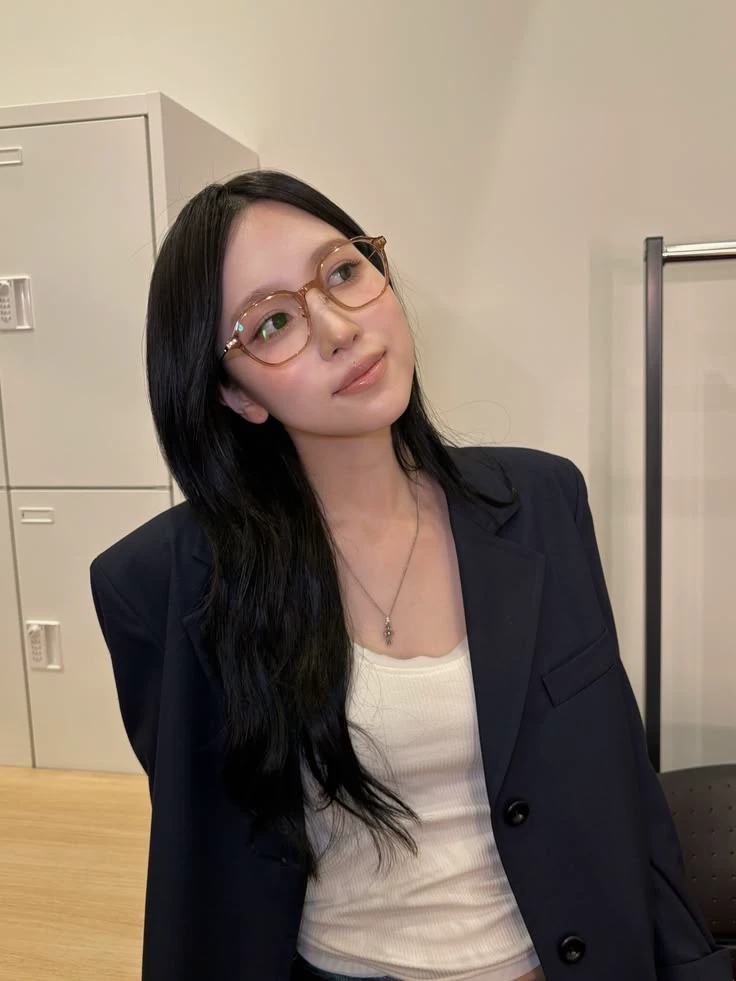 Mina thumbnail