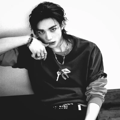 Hwang Hyunjin thumbnail