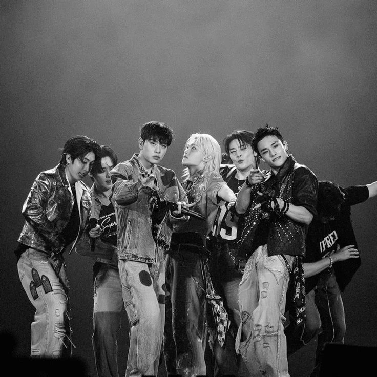 Stray kids thumbnail