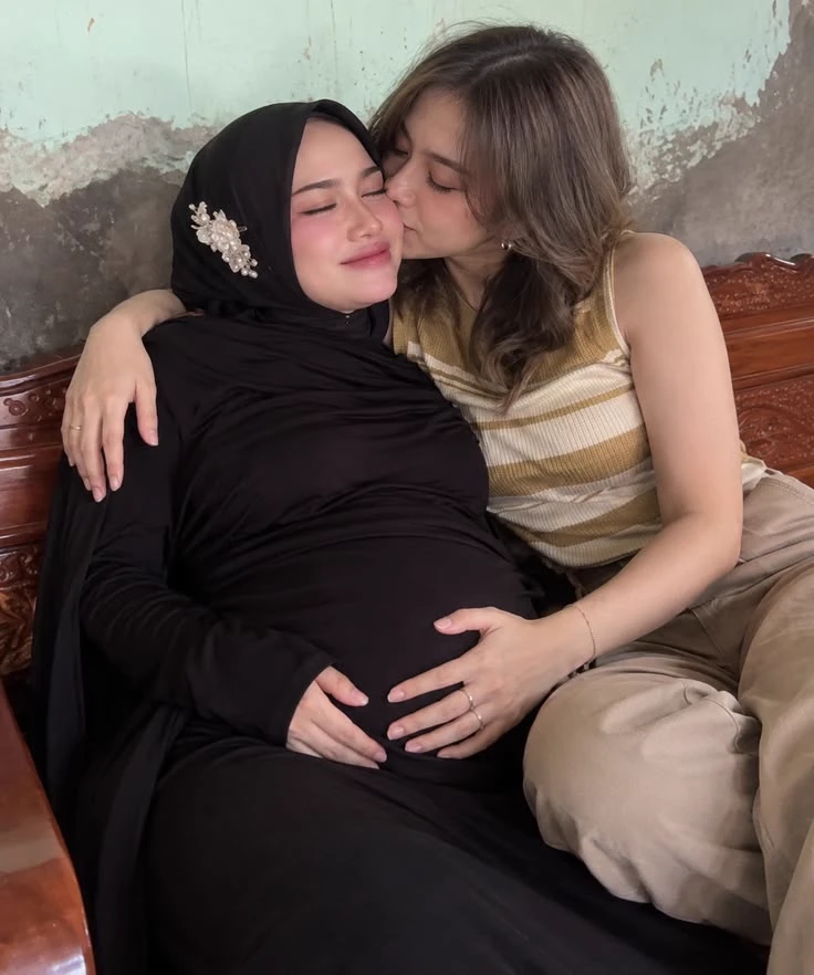 My Wife and Her Female Best Friend thumbnail