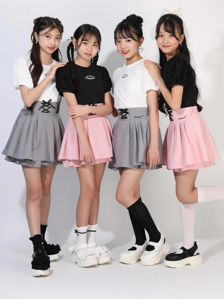 Clara, Keysha, Claudia, Fira thumbnail