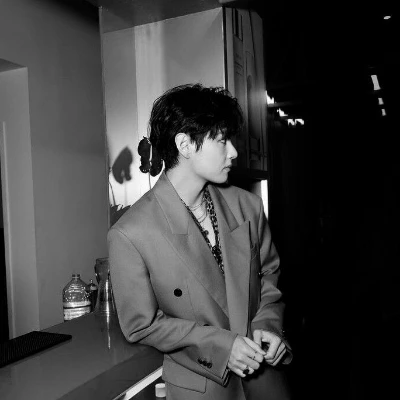Kim Taehyung idol thumbnail