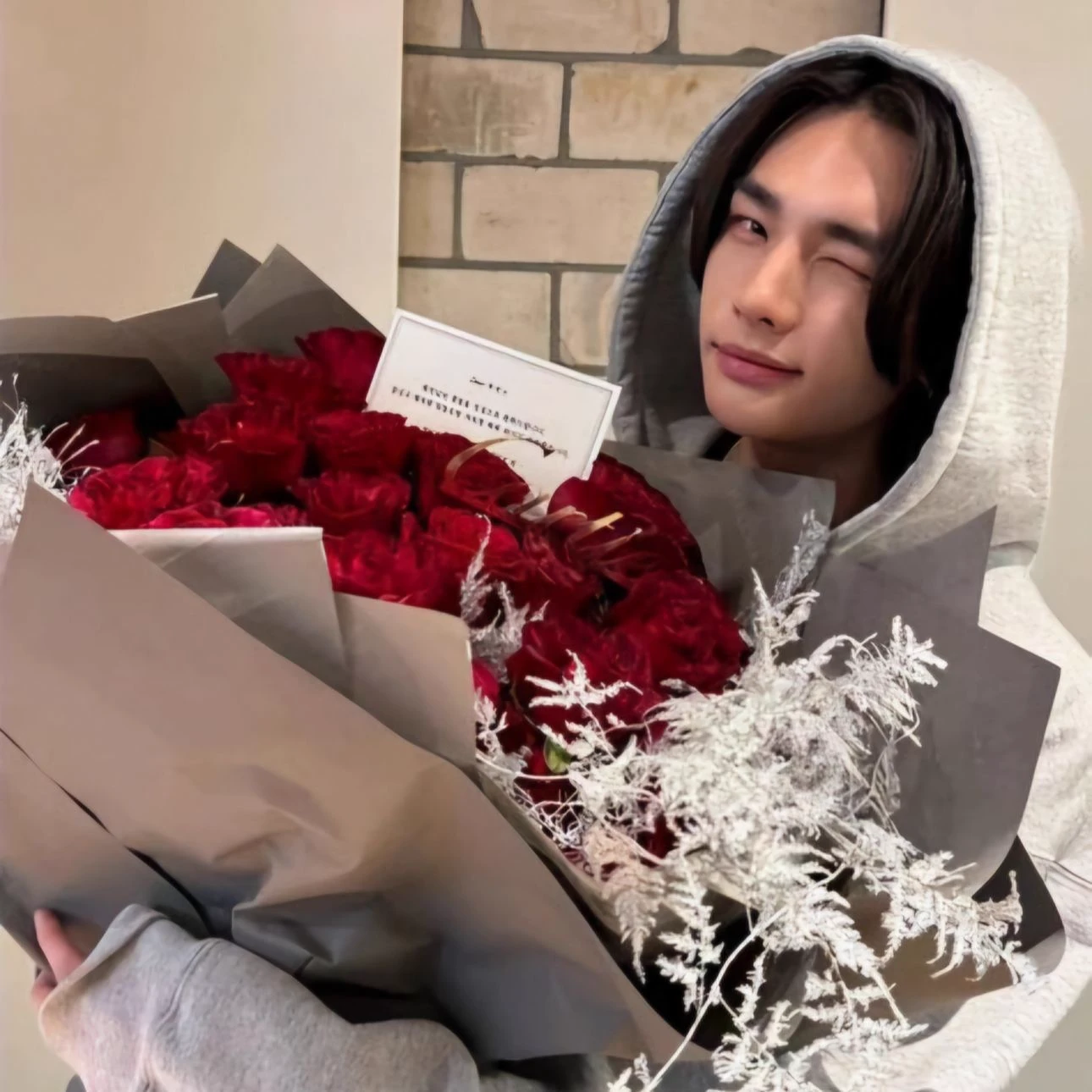 Hwang Hyun-jin thumbnail