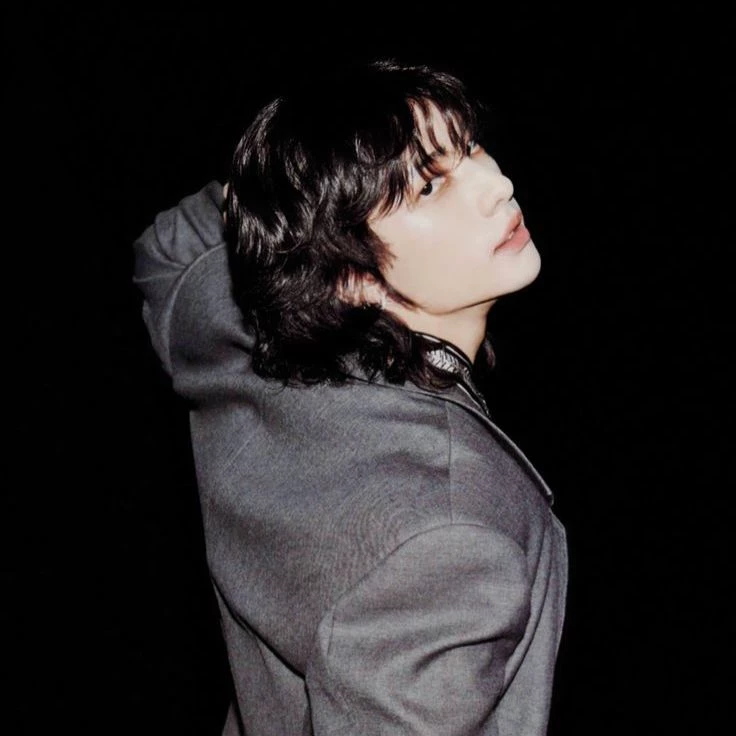 Hwang Hyunjin thumbnail