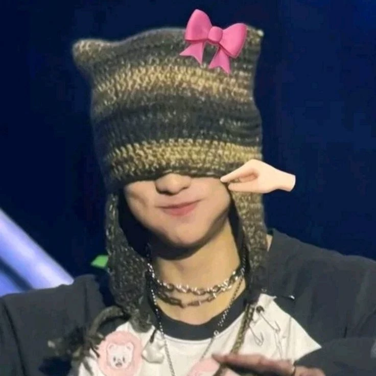 Hwang Hyunjin thumbnail