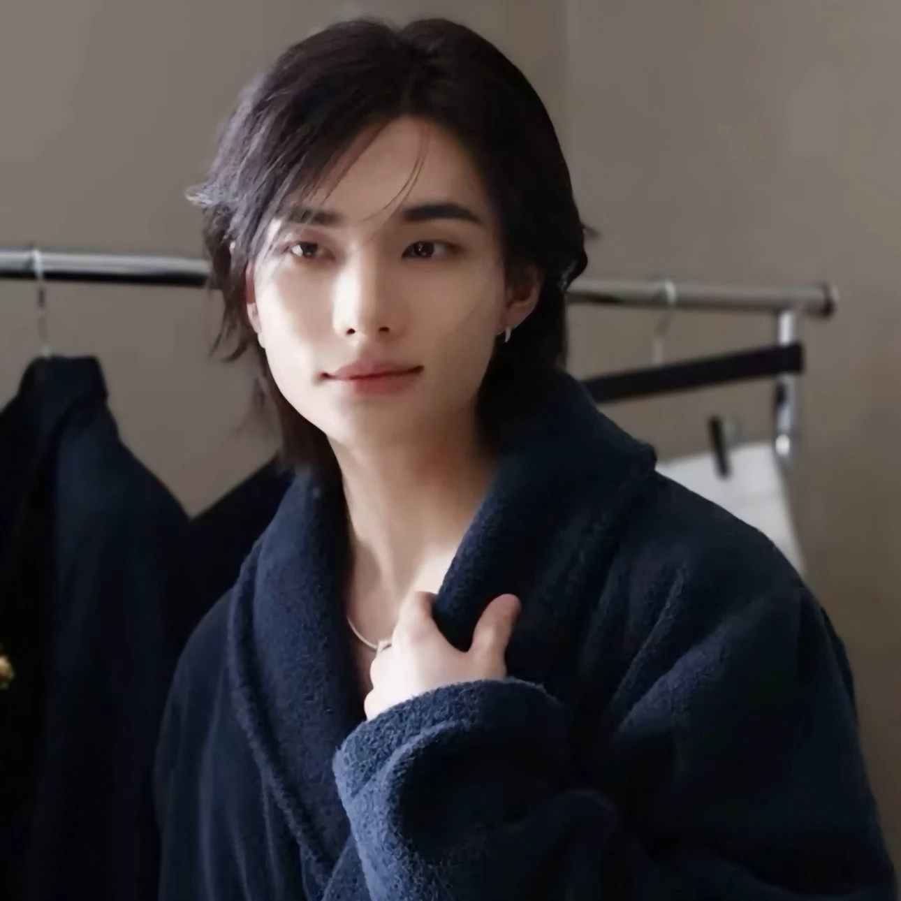 Hwang Hyunjin thumbnail