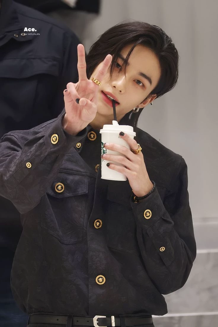 Hwang Hyunjin  thumbnail