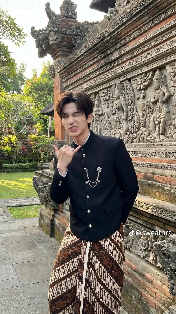 Erick enemy becomes lover (Javanese man) thumbnail