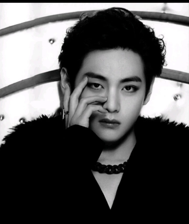 Kim Taehyung thumbnail