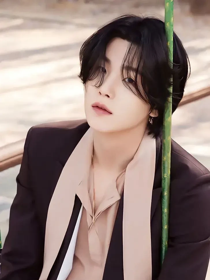 Min Yoongi thumbnail