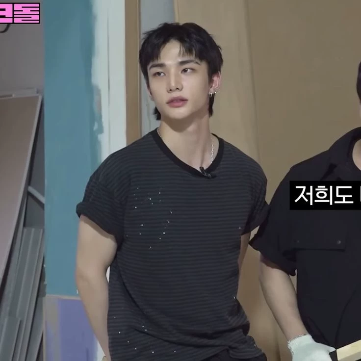 Hwang Hyunjin thumbnail