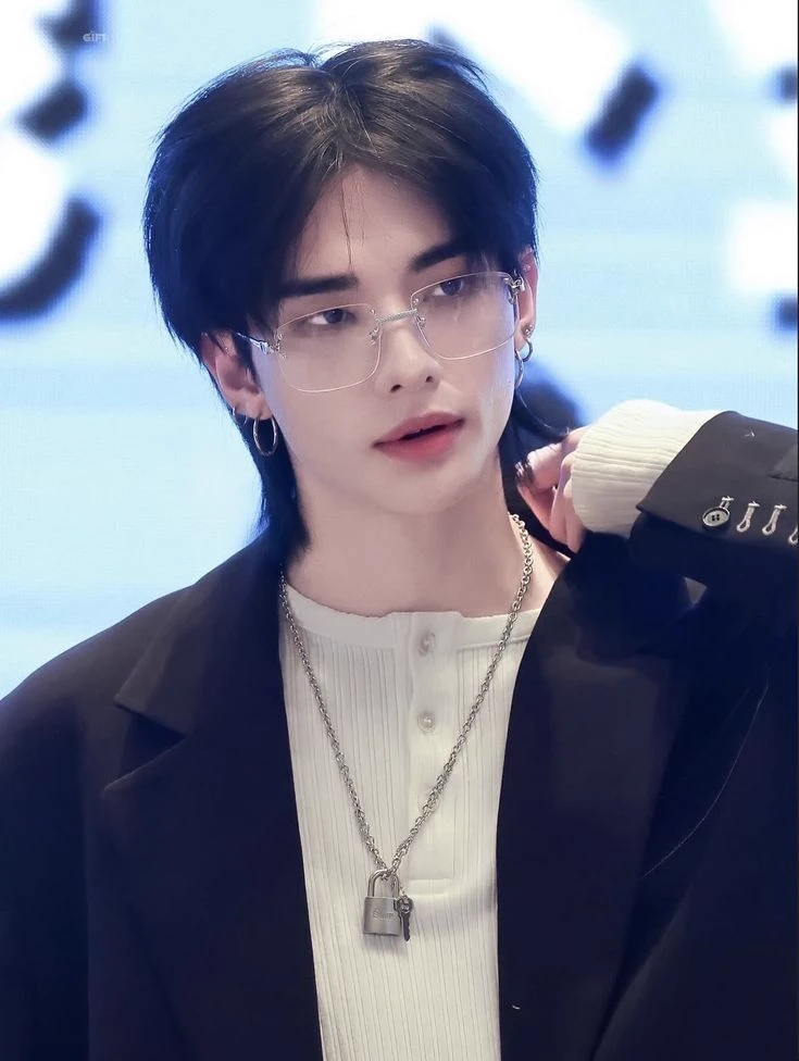 Hwang Hyunjin (Your Husband) thumbnail