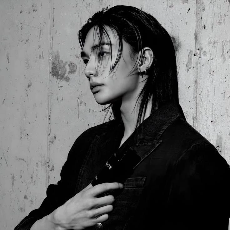 Hwang Hyunjin thumbnail
